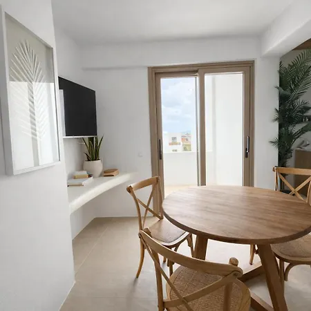 Reya アパート Alikí